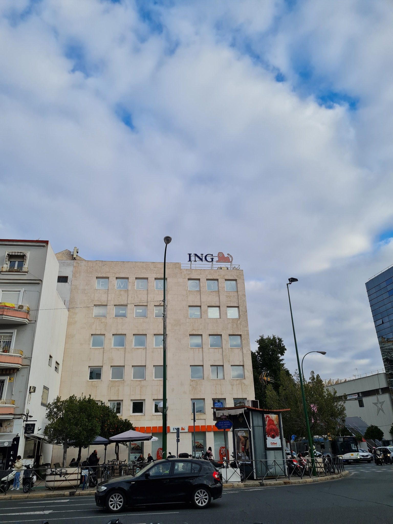 Edificio Forum - Exterior